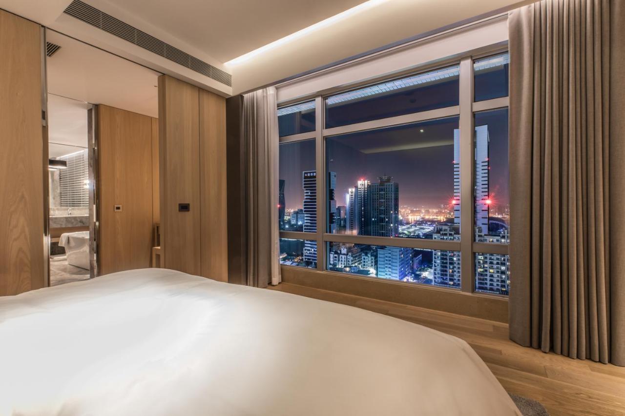 Silks Club Hotel Kaohsiung Exterior foto A bedroom at the hotel