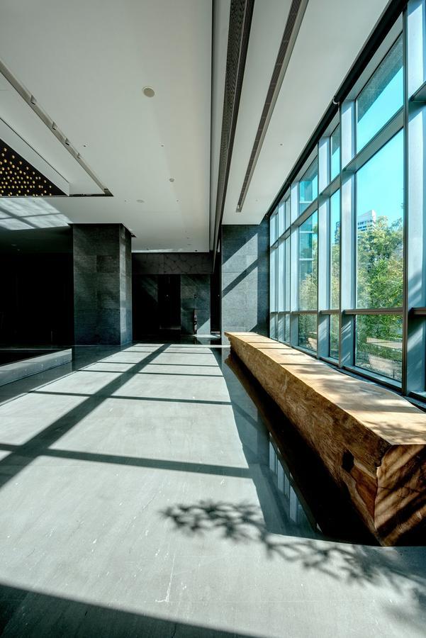 Silks Club Hotel Kaohsiung Exterior foto Interior of the museum
