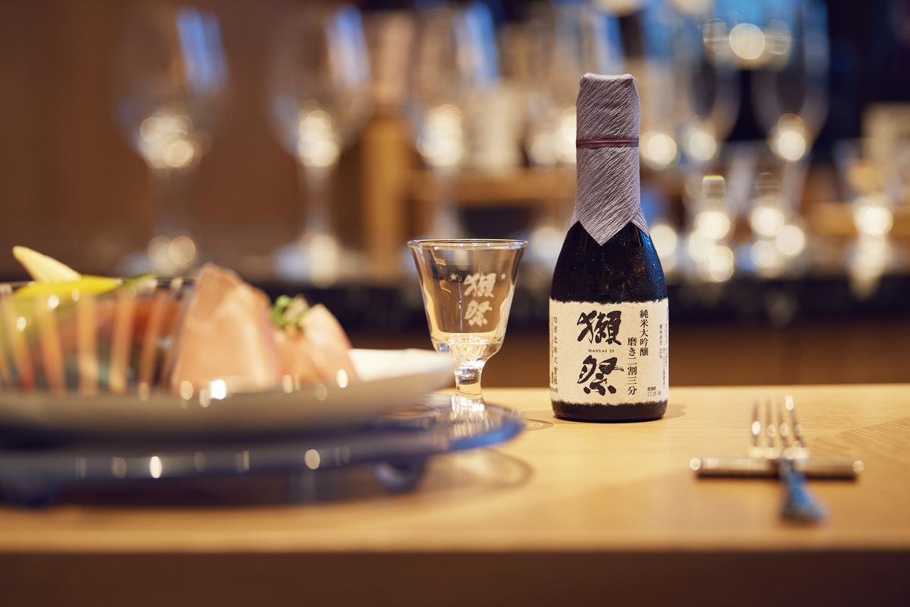 Silks Club Hotel Kaohsiung Exterior foto A bottle of awamori