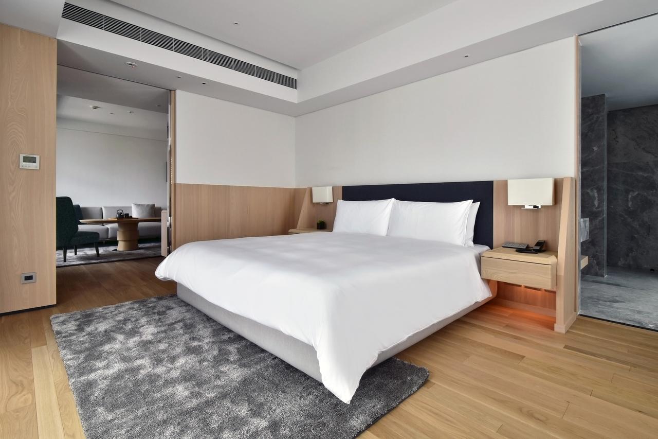 Silks Club Hotel Kaohsiung Exterior foto A bedroom at the hotel