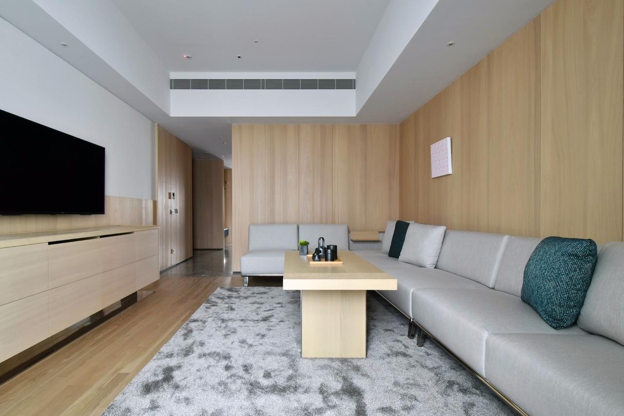 Silks Club Hotel Kaohsiung Exterior foto The living room of a suite at The Hari